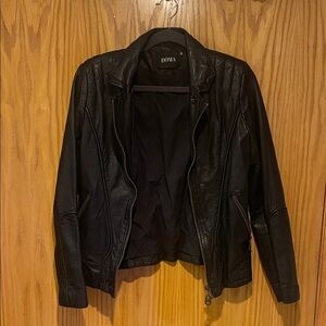 Doma Women's Sleek Black Leather Jacket